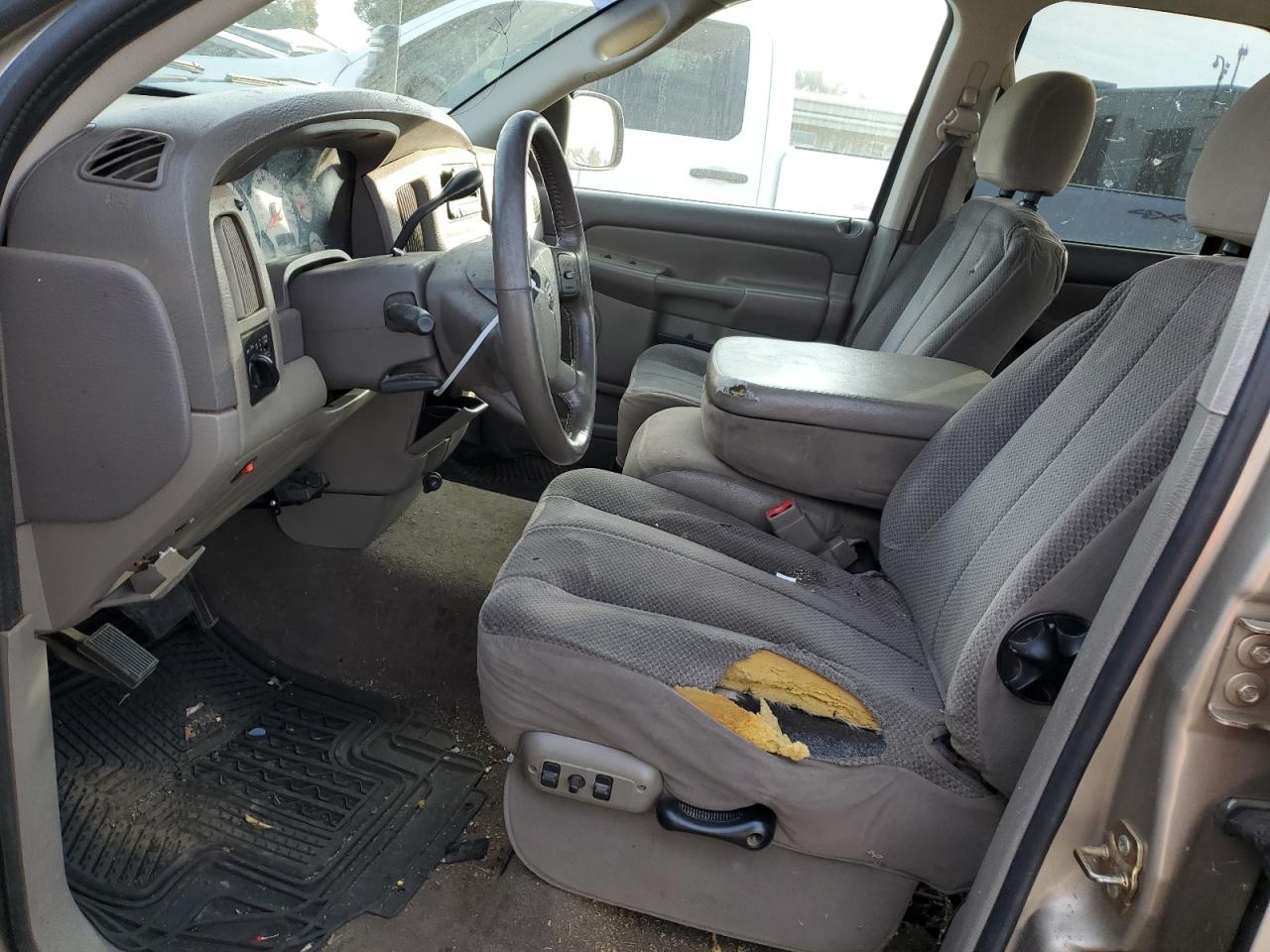 2005 Dodge RAM - Image 7