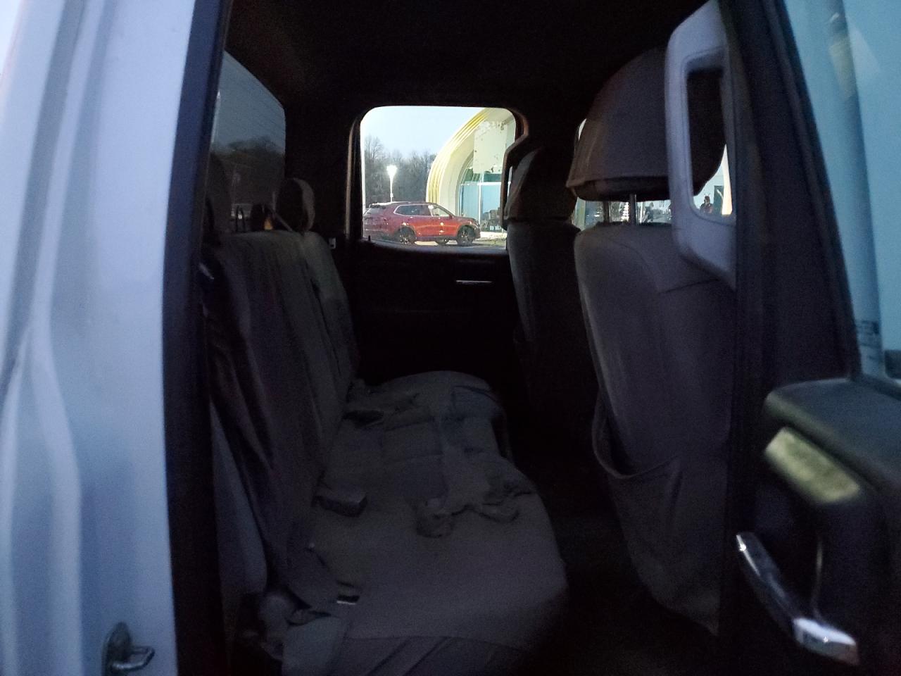 2015 GMC Sierra - Image 10