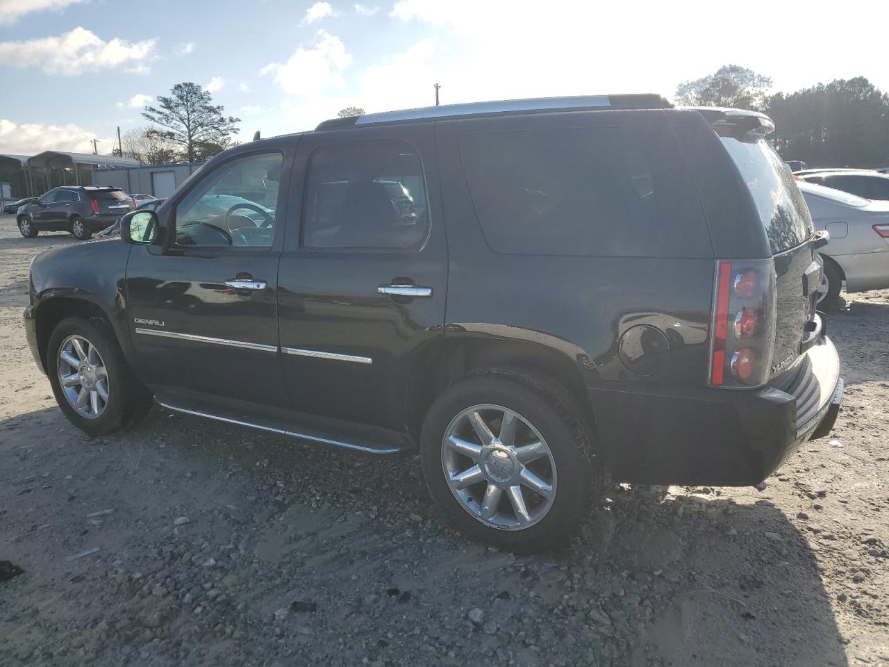 VIN 1GKS2EEF3DR191450 2013 GMC YUKON no.2