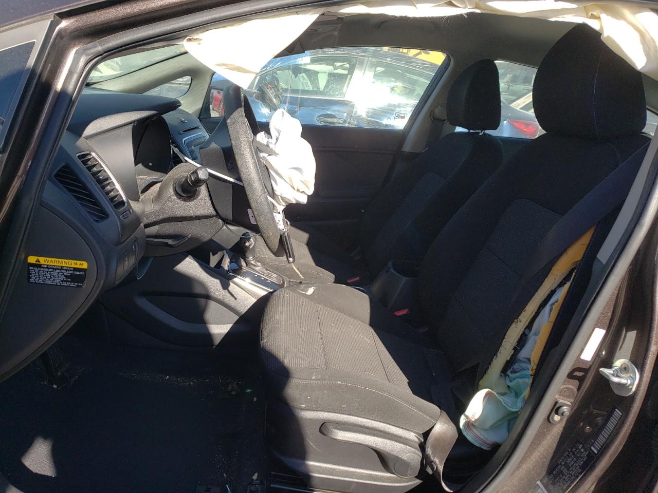 2017 Kia Forte - Image 7