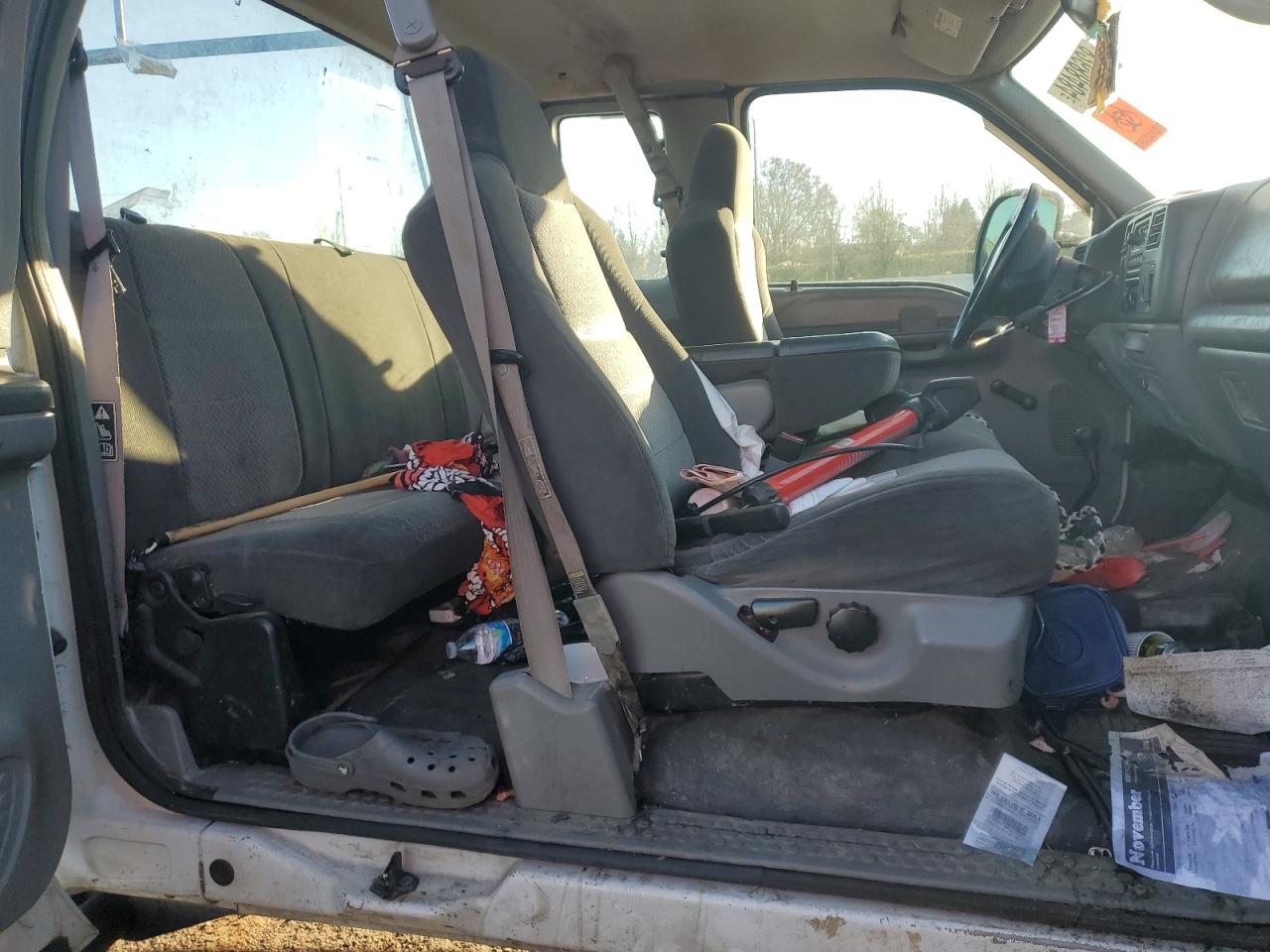2002 Ford F350 - Image 10