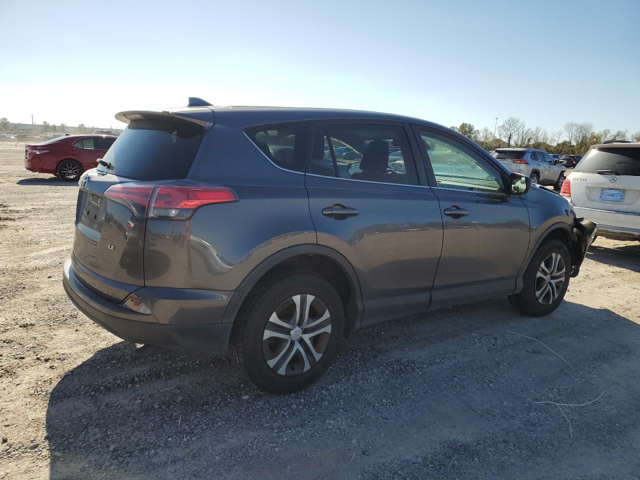 VIN JTMZFREV9JJ740379 2018 TOYOTA RAV4 no.3