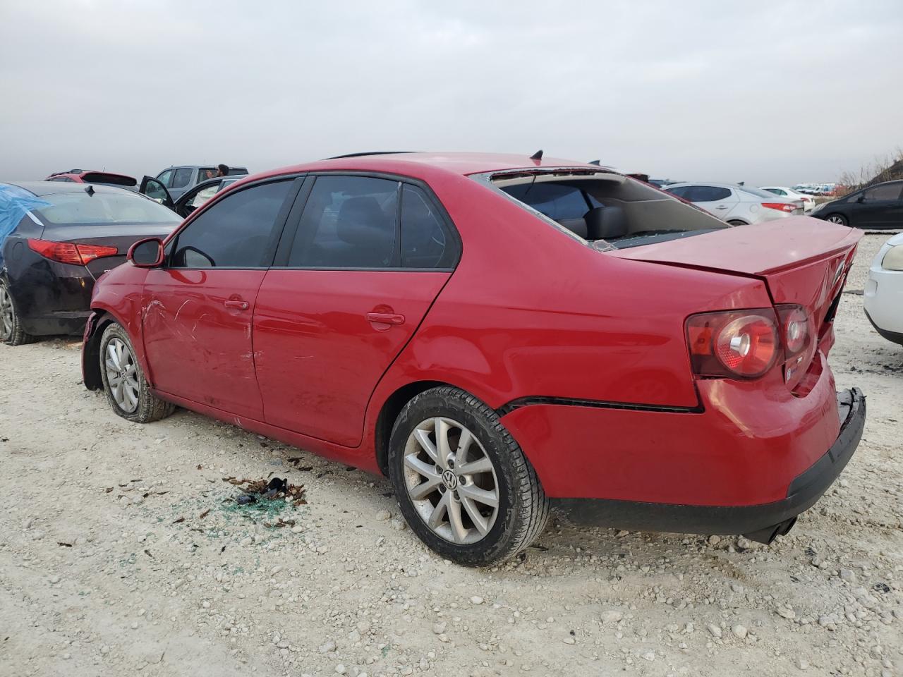 2010 Volkswagen Jetta - Image 2