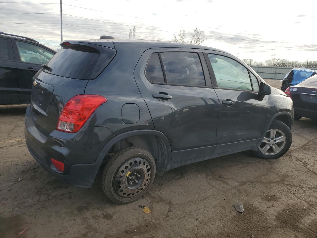 VIN 3GNCJNSB1KL207001 2019 CHEVROLET TRAX no.3