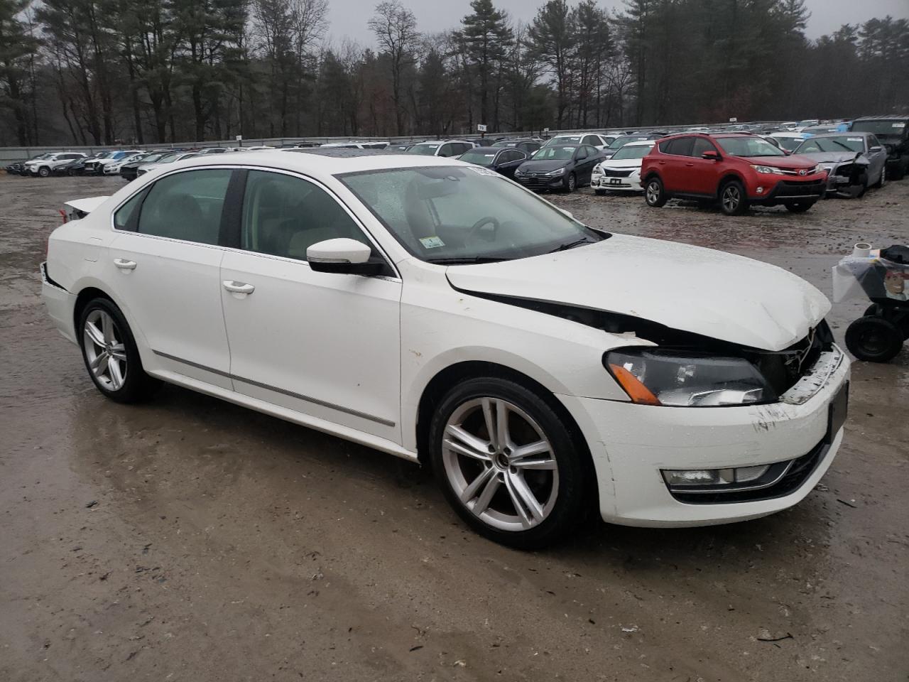 VIN 1VWBT7A3XFC028894 2015 VOLKSWAGEN PASSAT no.4