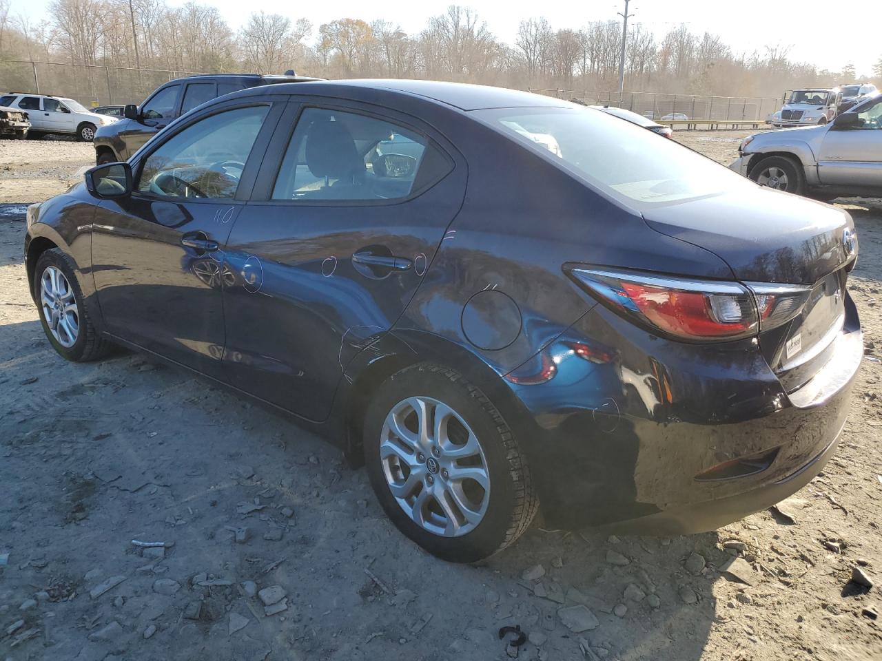 VIN 3MYDLBYV8HY162787 2017 TOYOTA YARIS no.2