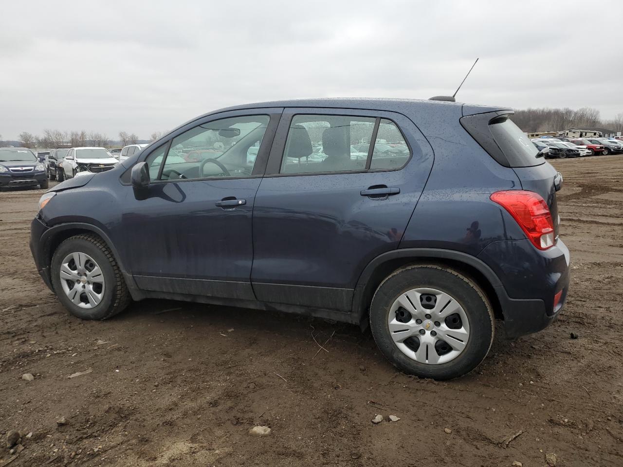 VIN 3GNCJKSB4JL377401 2018 CHEVROLET TRAX no.2