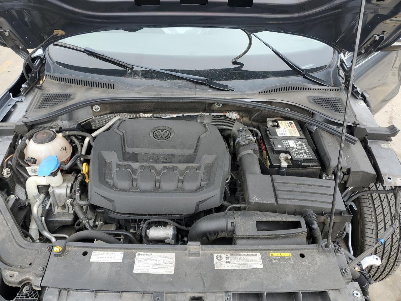 2020 Volkswagen Passat - Image 11