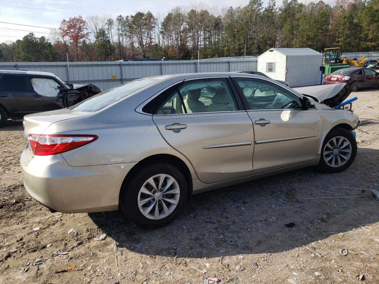 VIN 4T4BF1FKXGR566936 2016 TOYOTA CAMRY no.3