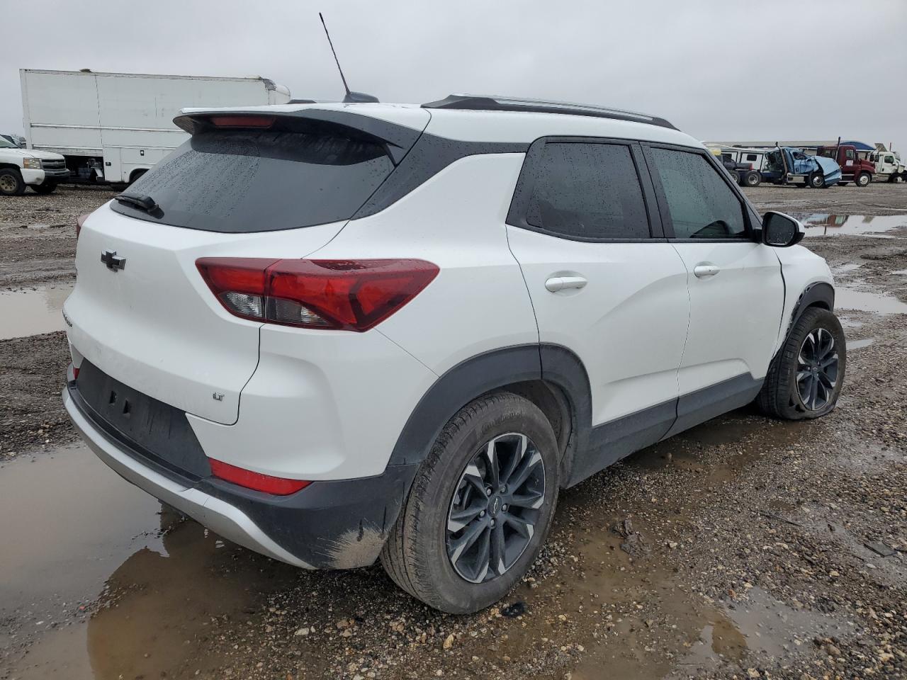 2023 Chevrolet TrailBlazer - Image 3