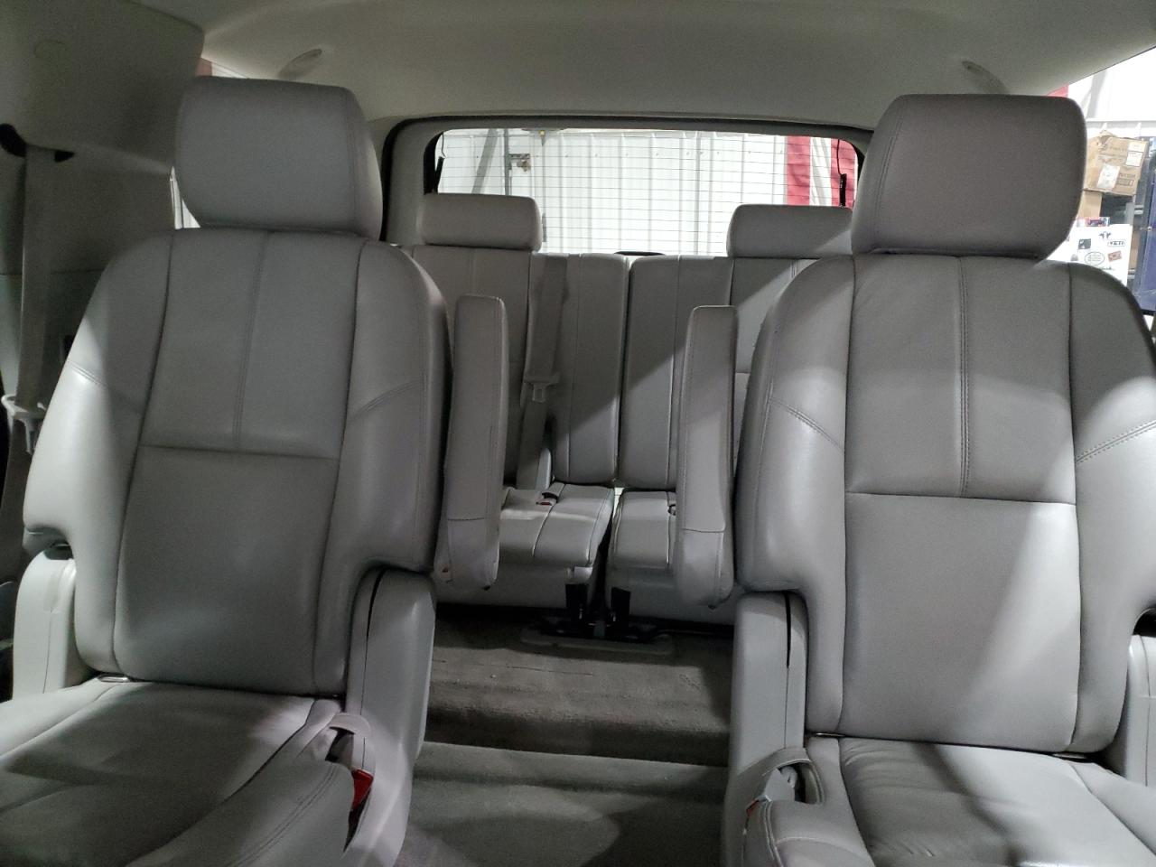 2011 Chevrolet Tahoe - Image 10