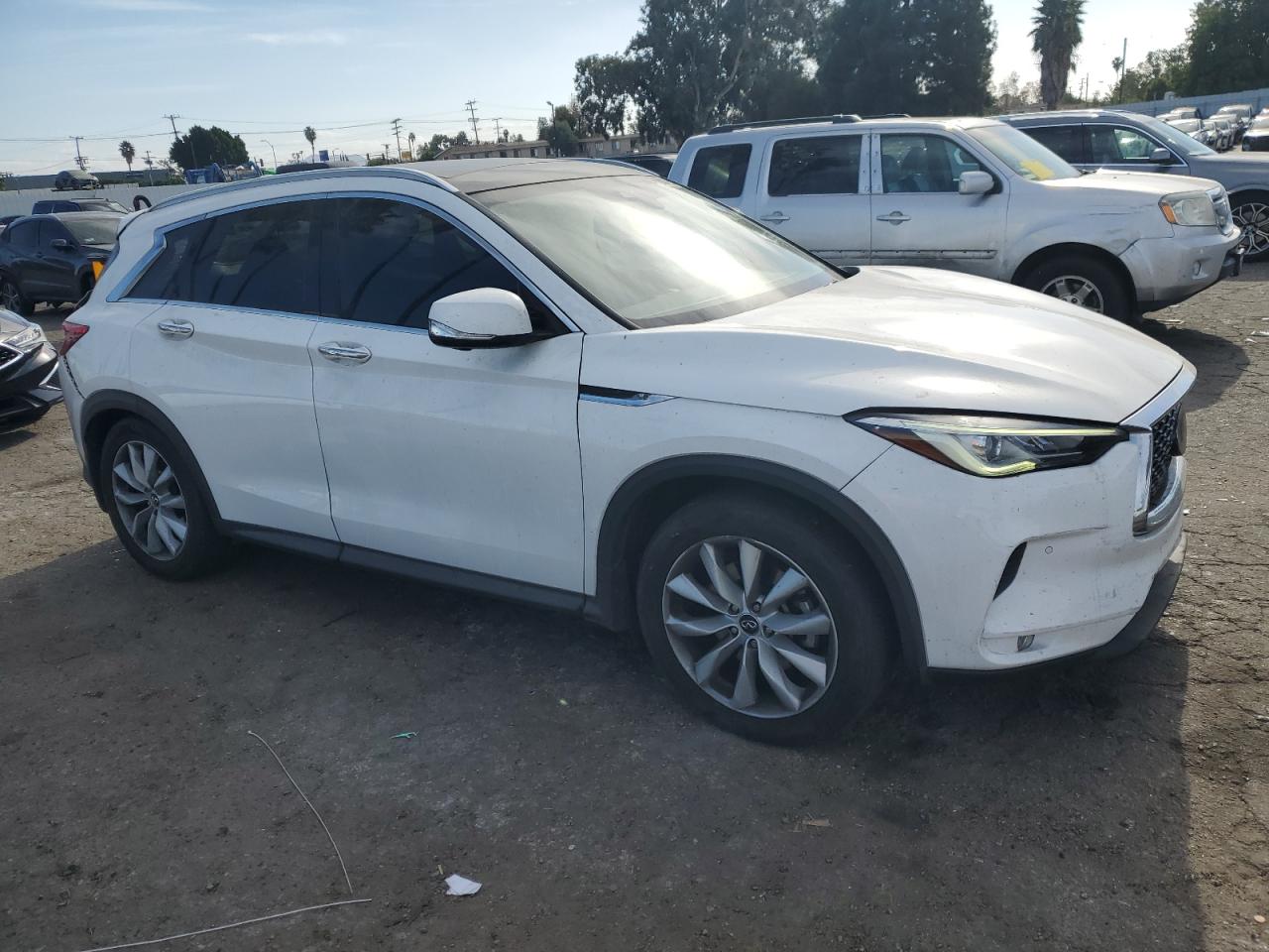 VIN 3PCAJ5M10KF119088 2019 INFINITI QX50 no.4