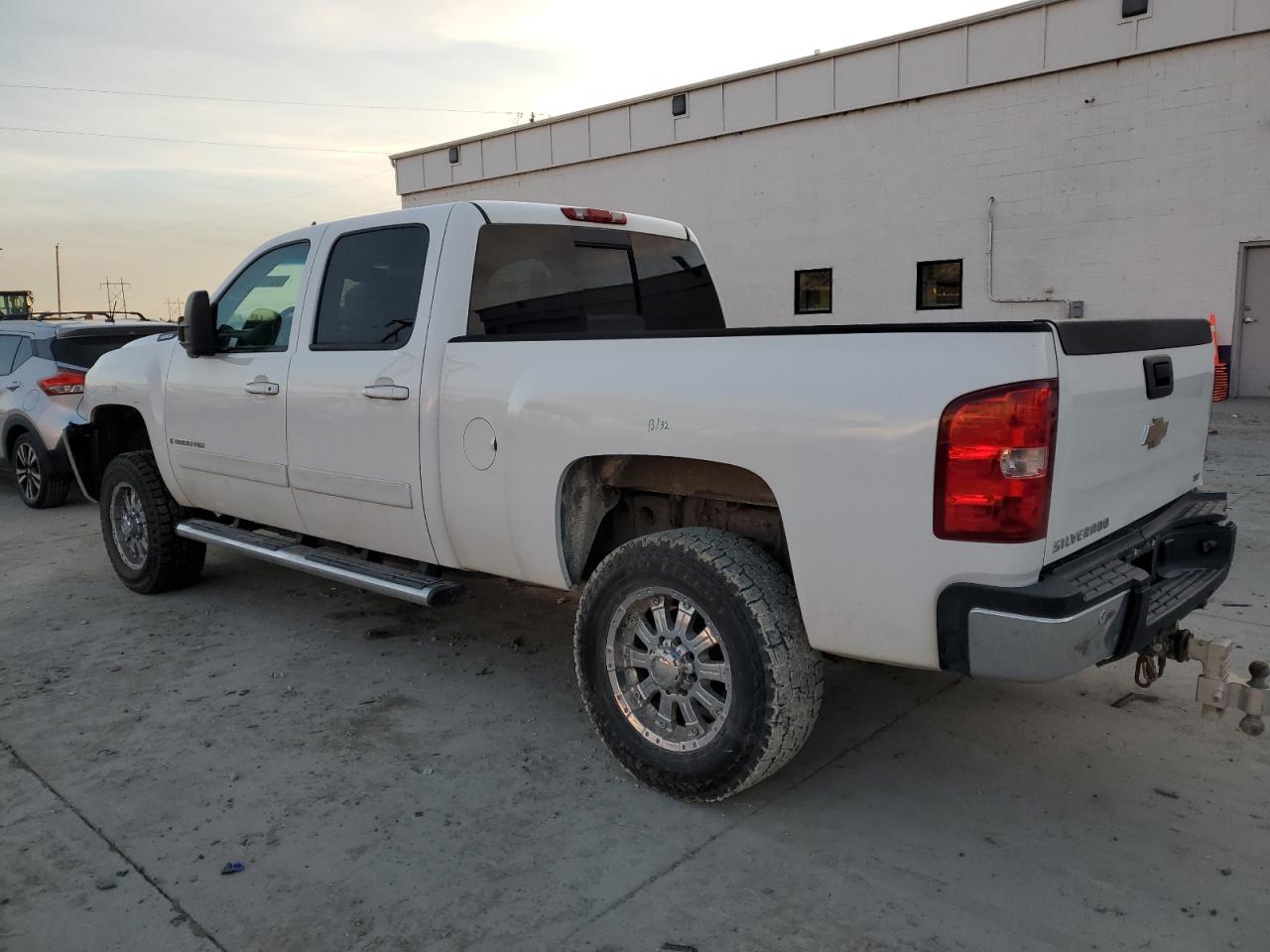 2008 Chevrolet Silverado - Image 2