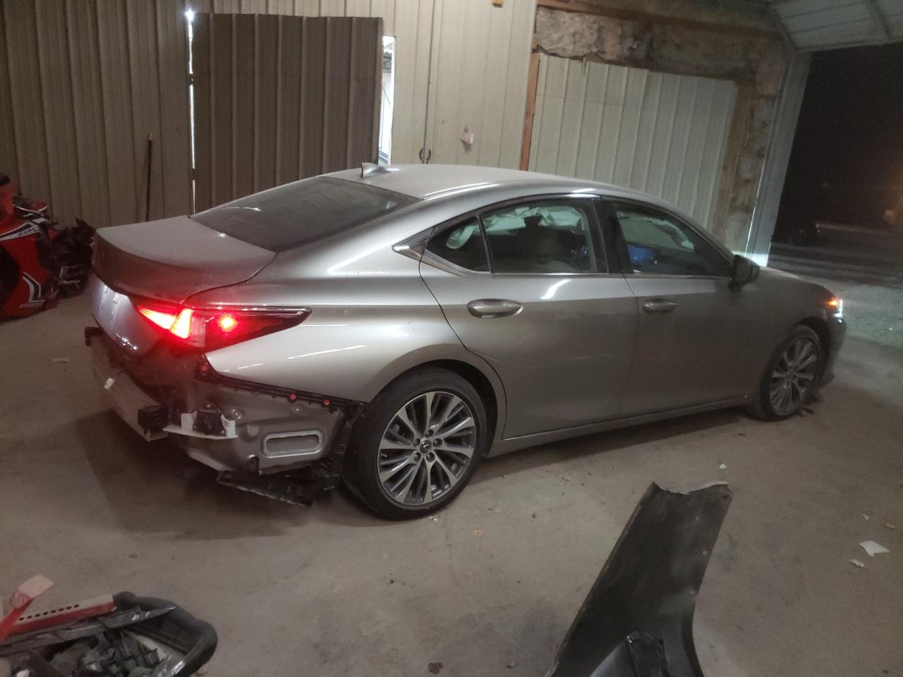 VIN 58AD11D14MU004272 2021 LEXUS ES250 no.3