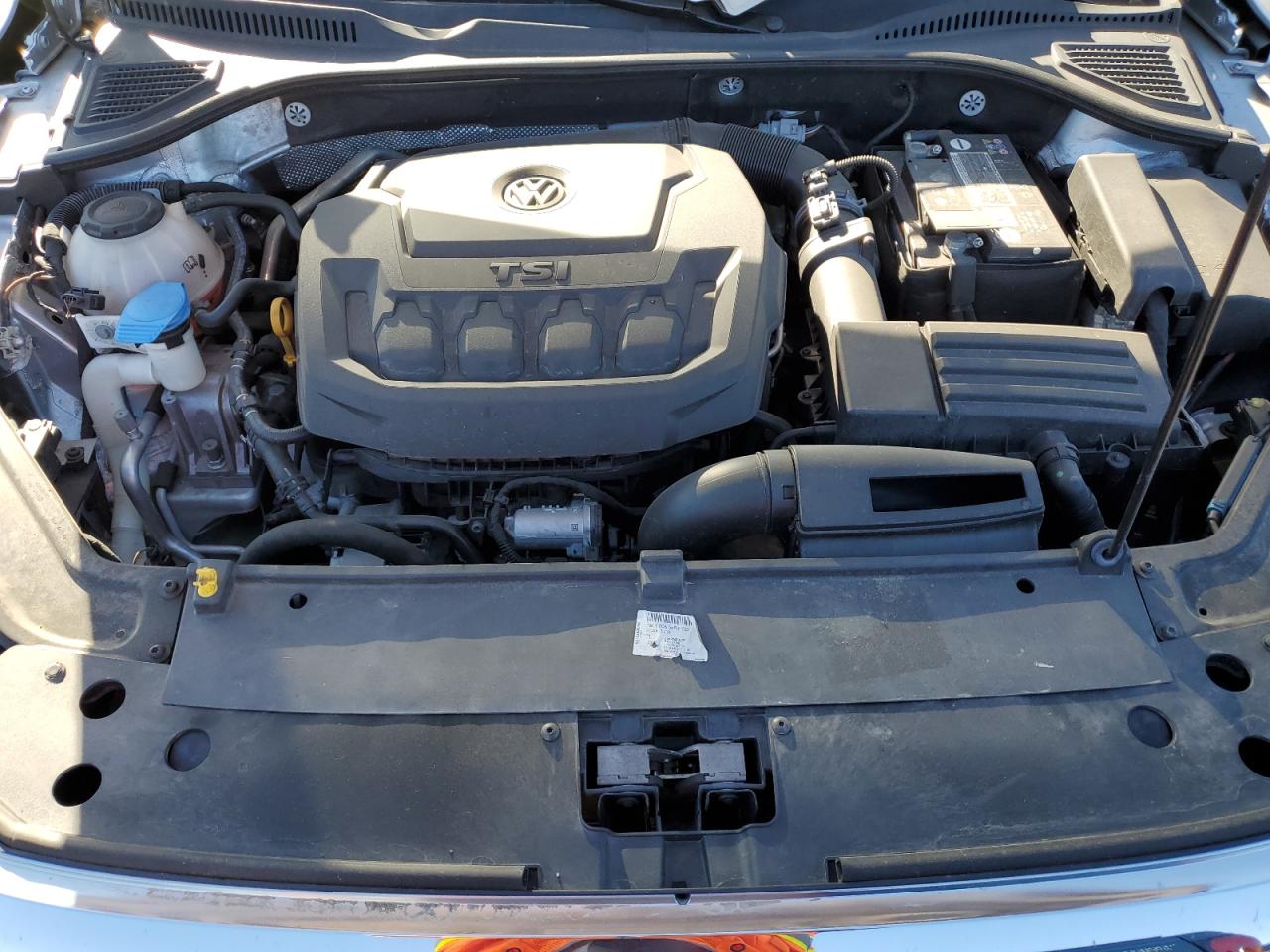 2021 Volkswagen Passat - Image 11