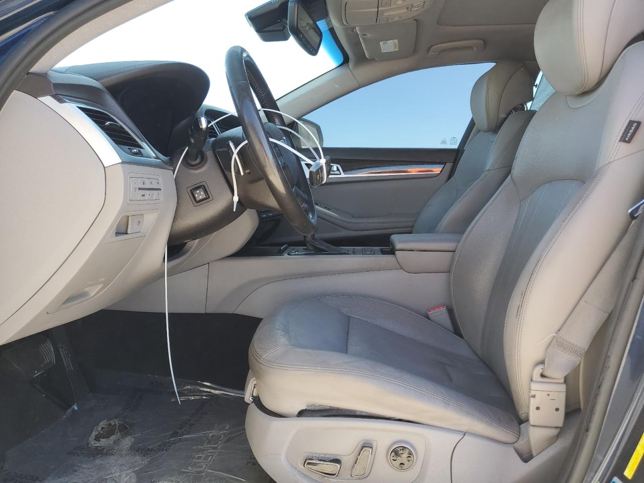 2018 Genesis G80 - Image 7