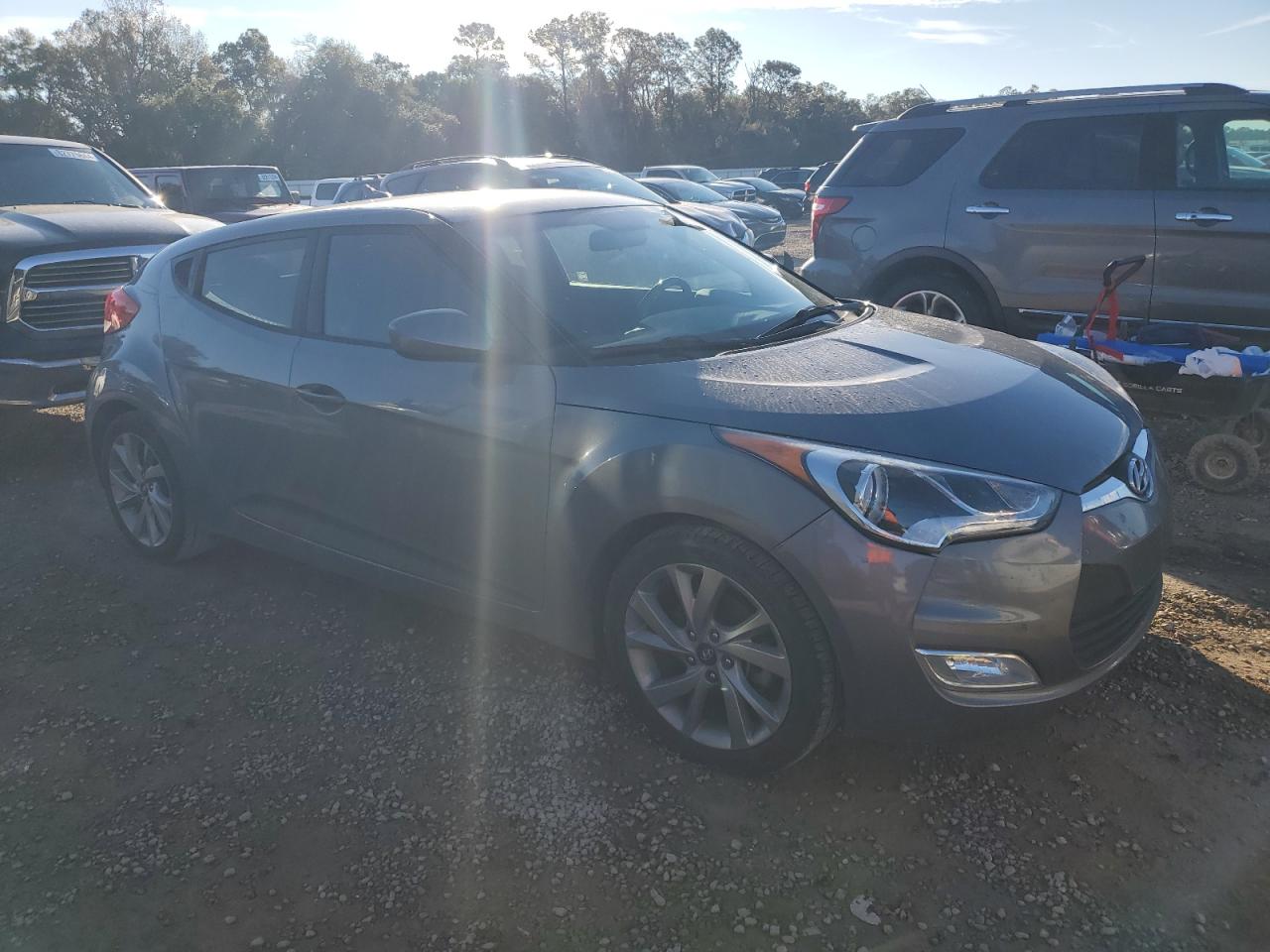 2017 Hyundai Veloster - Image 4