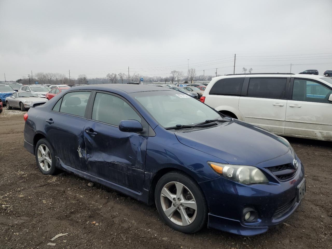 VIN 5YFBU4EE5DP084739 2013 TOYOTA COROLLA no.4