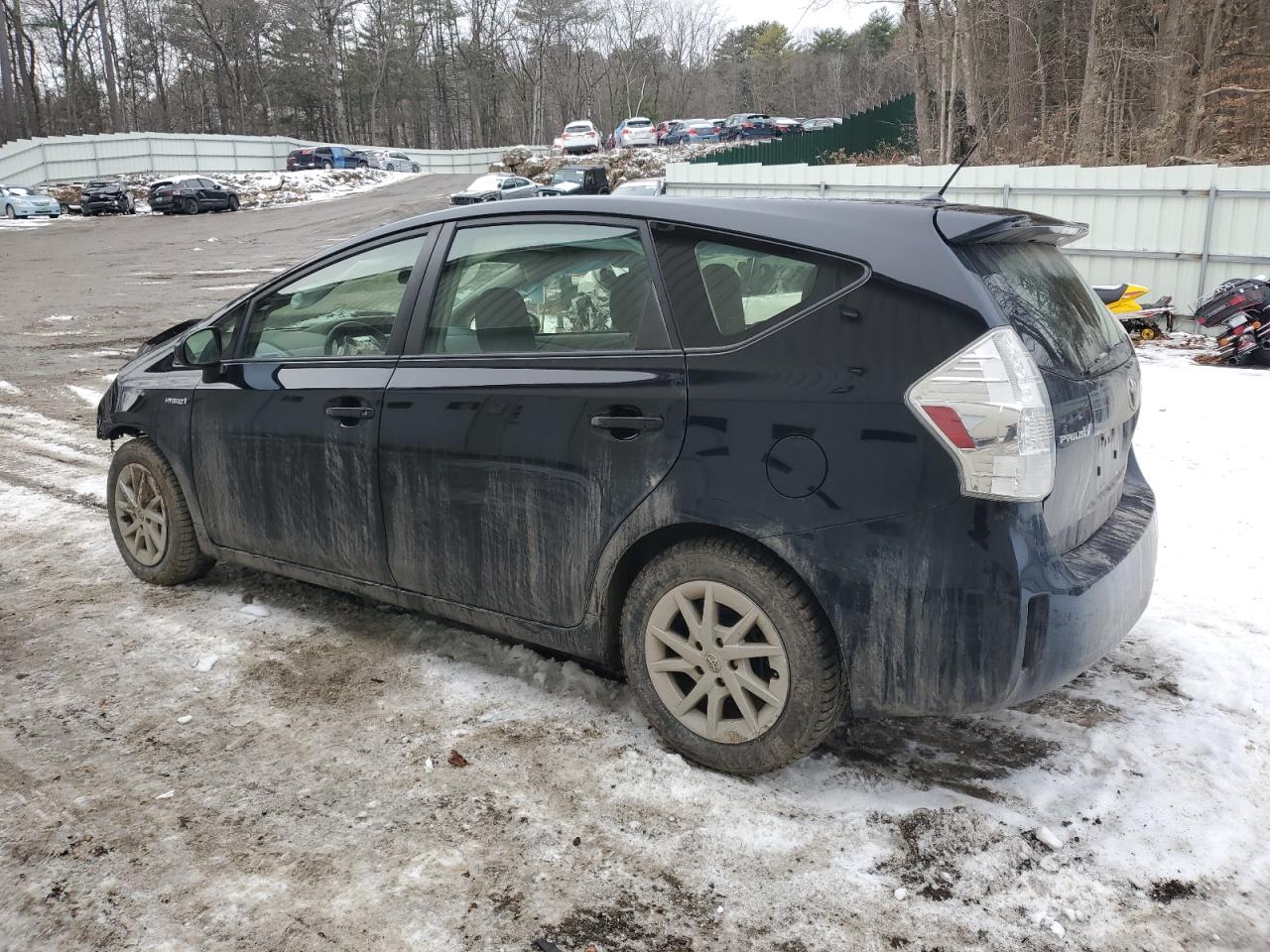 VIN JTDZN3EU3E3327519 2014 TOYOTA PRIUS no.2