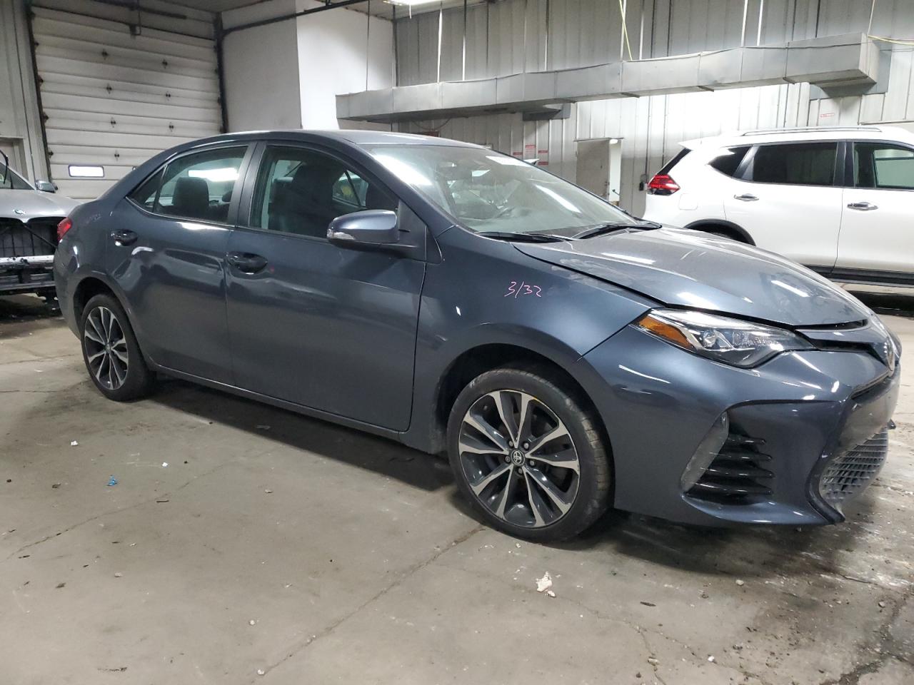 VIN 2T1BURHE7JC019735 2018 TOYOTA COROLLA no.4