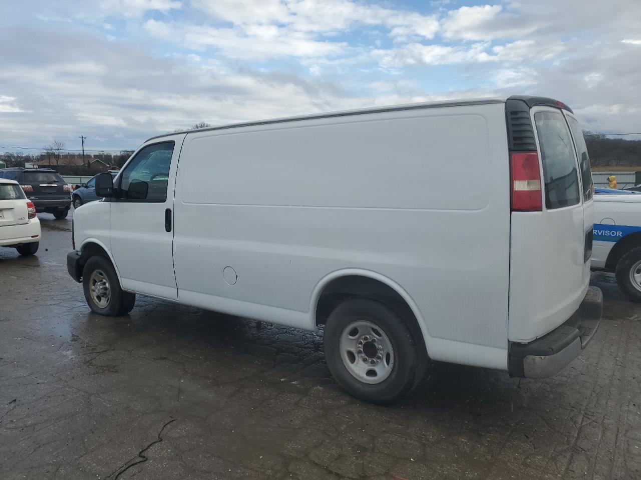 VIN 1GCWGFCF3F1126624 2015 CHEVROLET EXPRESS no.2