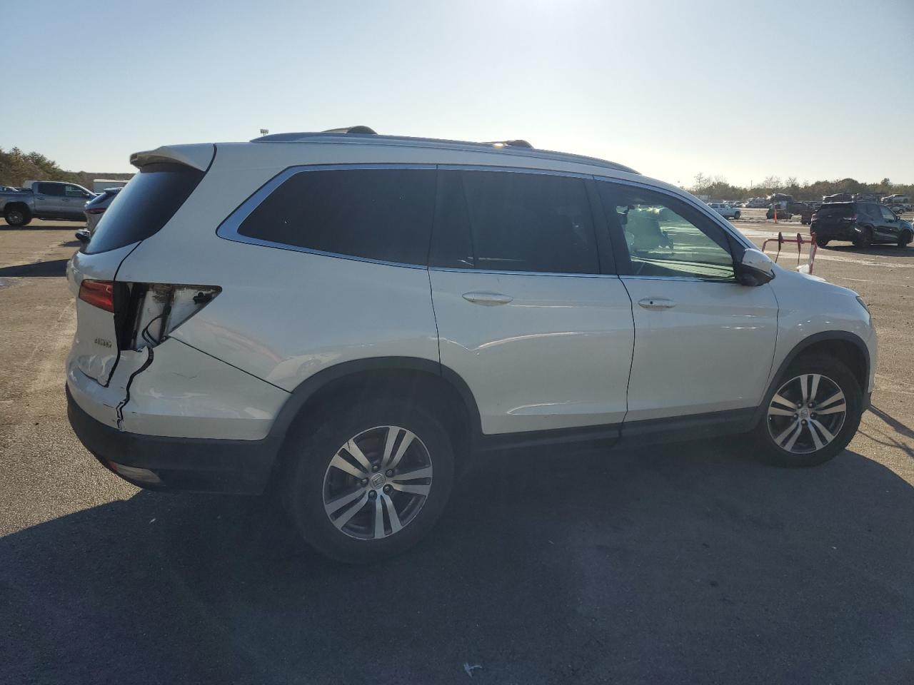 VIN 5FNYF6H86GB033174 2016 HONDA PILOT no.3