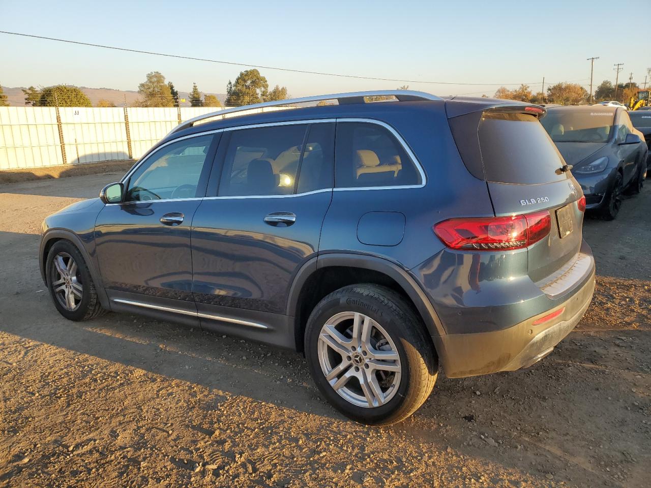 2021 Mercedes-Benz GLB - Image 2