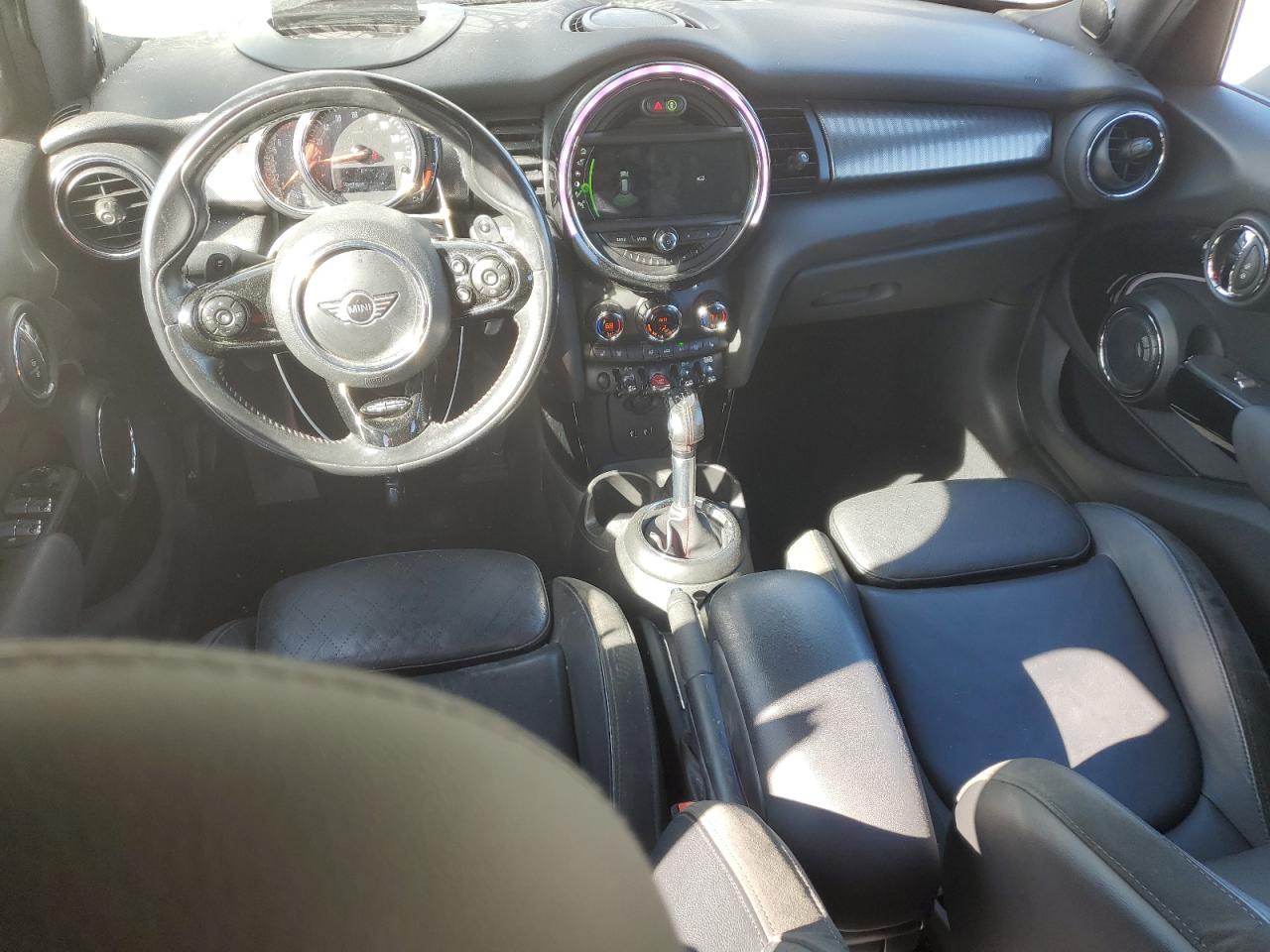 2019 MINI Cooper - Image 8