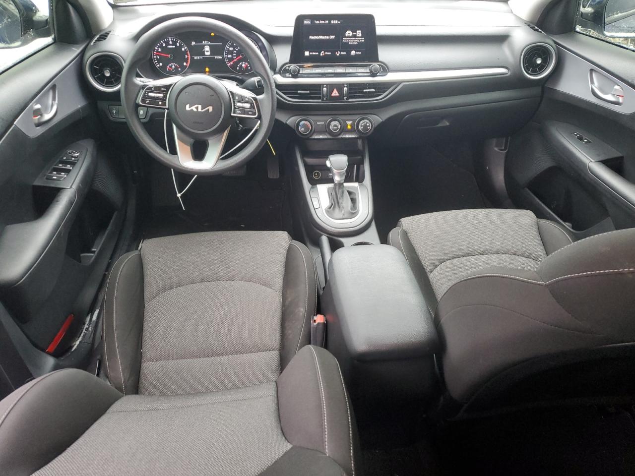 2022 Kia Forte - Image 8