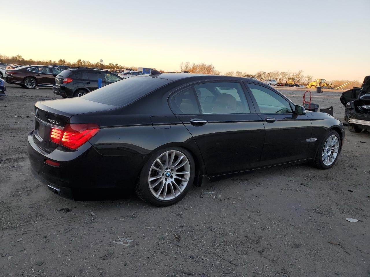 VIN WBAYF8C53DD141373 2013 BMW 7 SERIES no.3