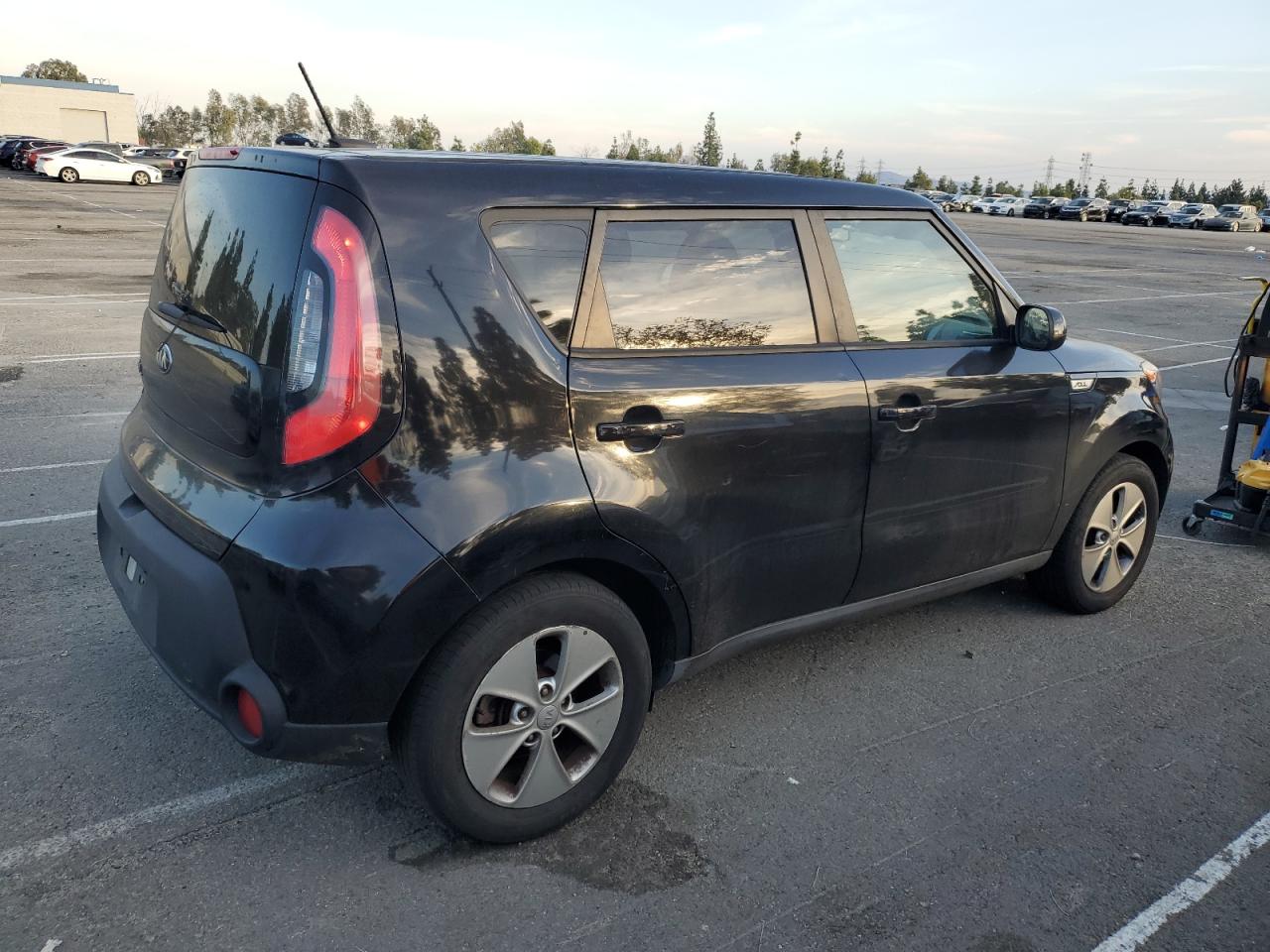 VIN KNDJN2A2XF7166351 2015 KIA SOUL no.3