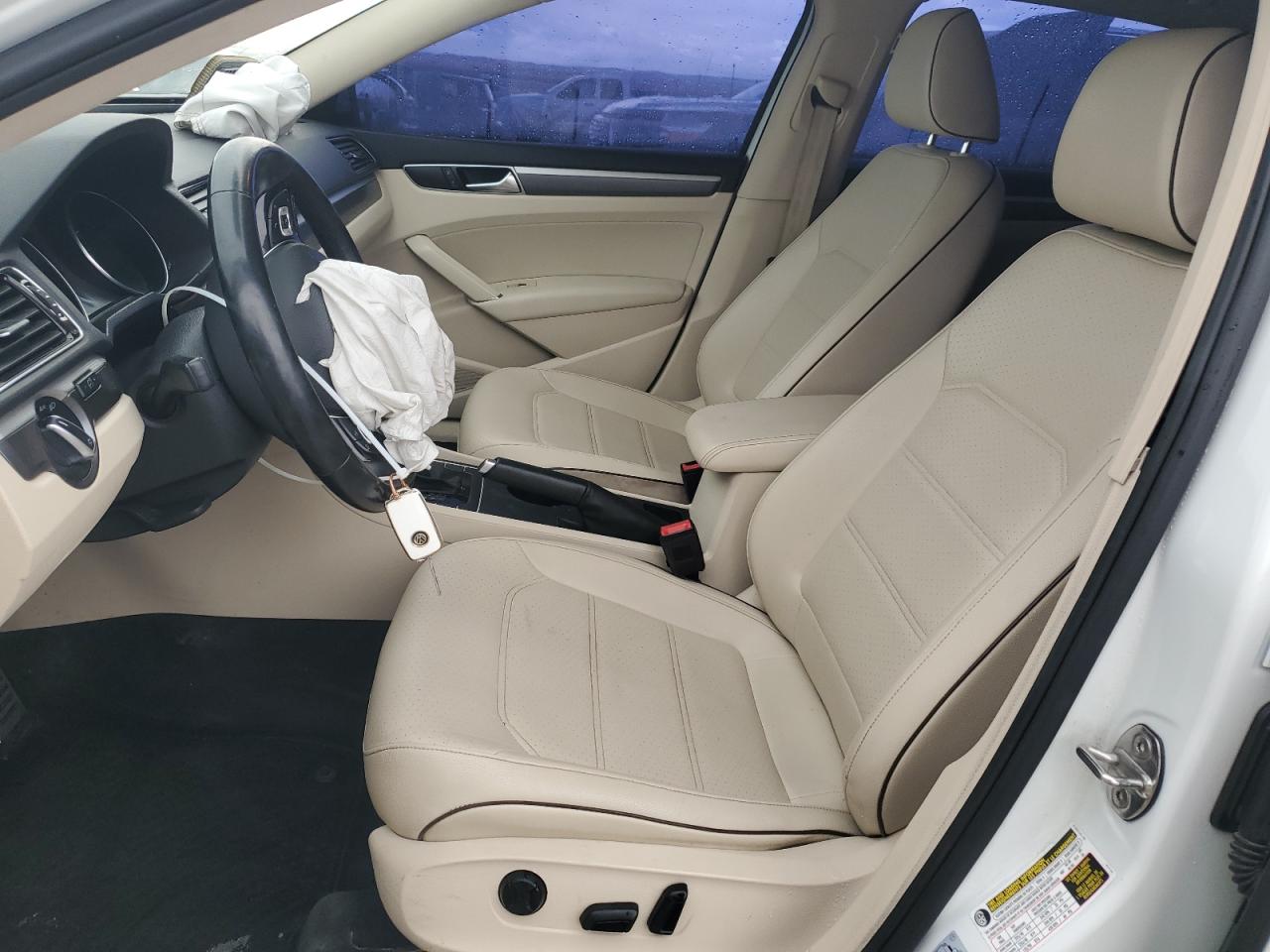 2018 Volkswagen Passat - Image 7