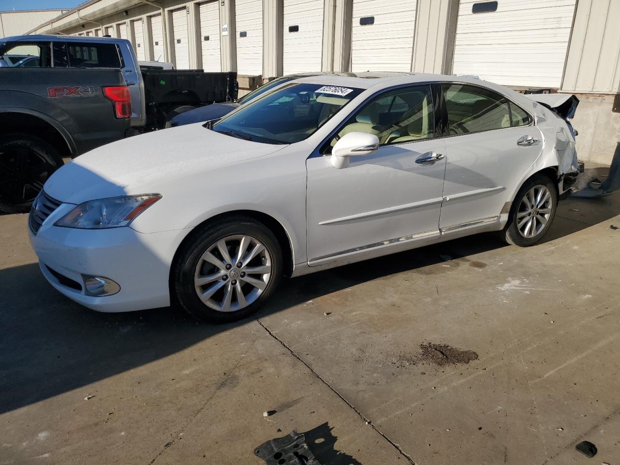 2011 Lexus ES - Image 1