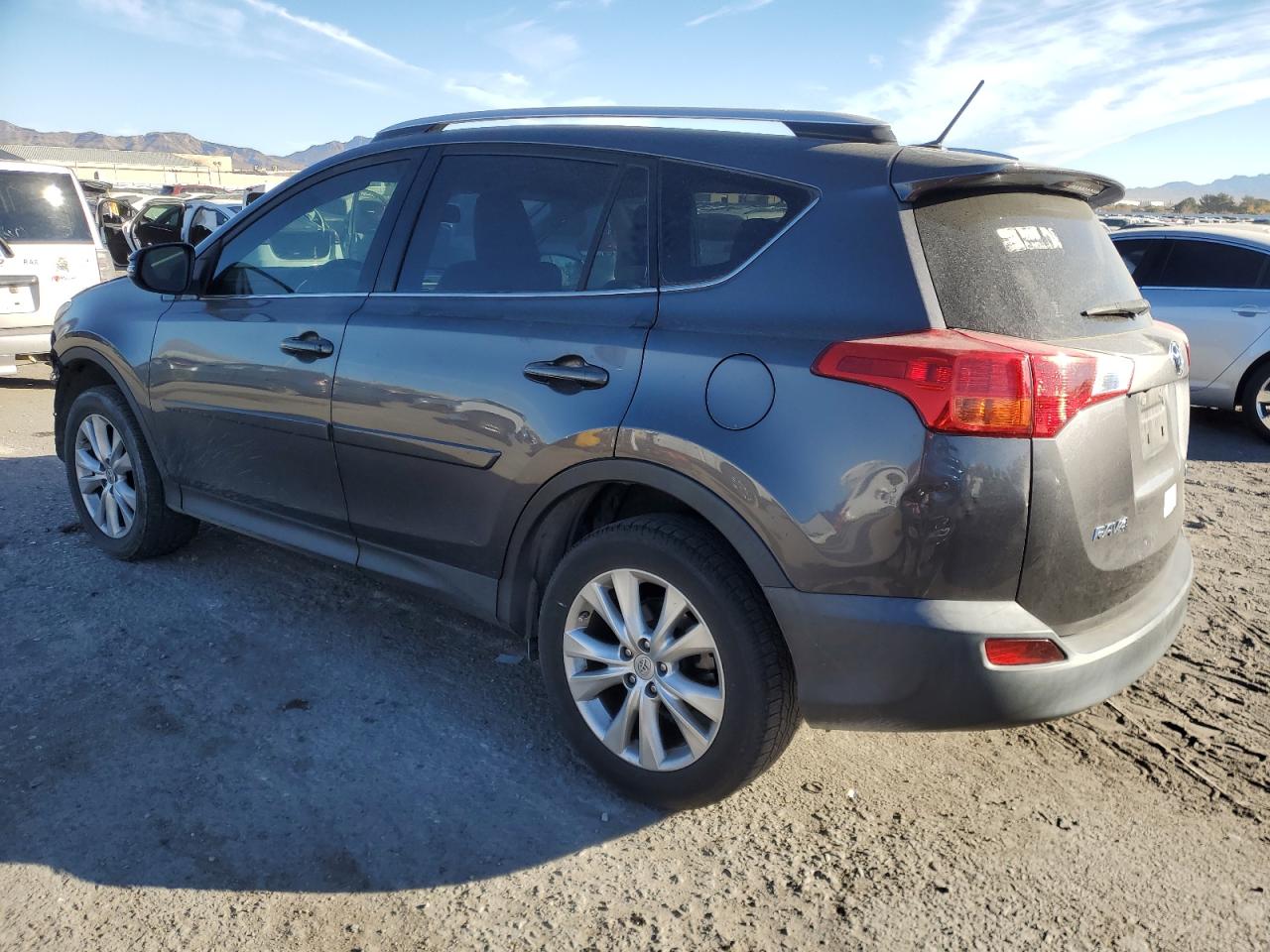 VIN JTMYFREV6EJ015212 2014 TOYOTA RAV4 no.2