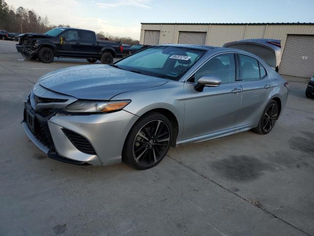  TOYOTA CAMRY 2018 Srebrny