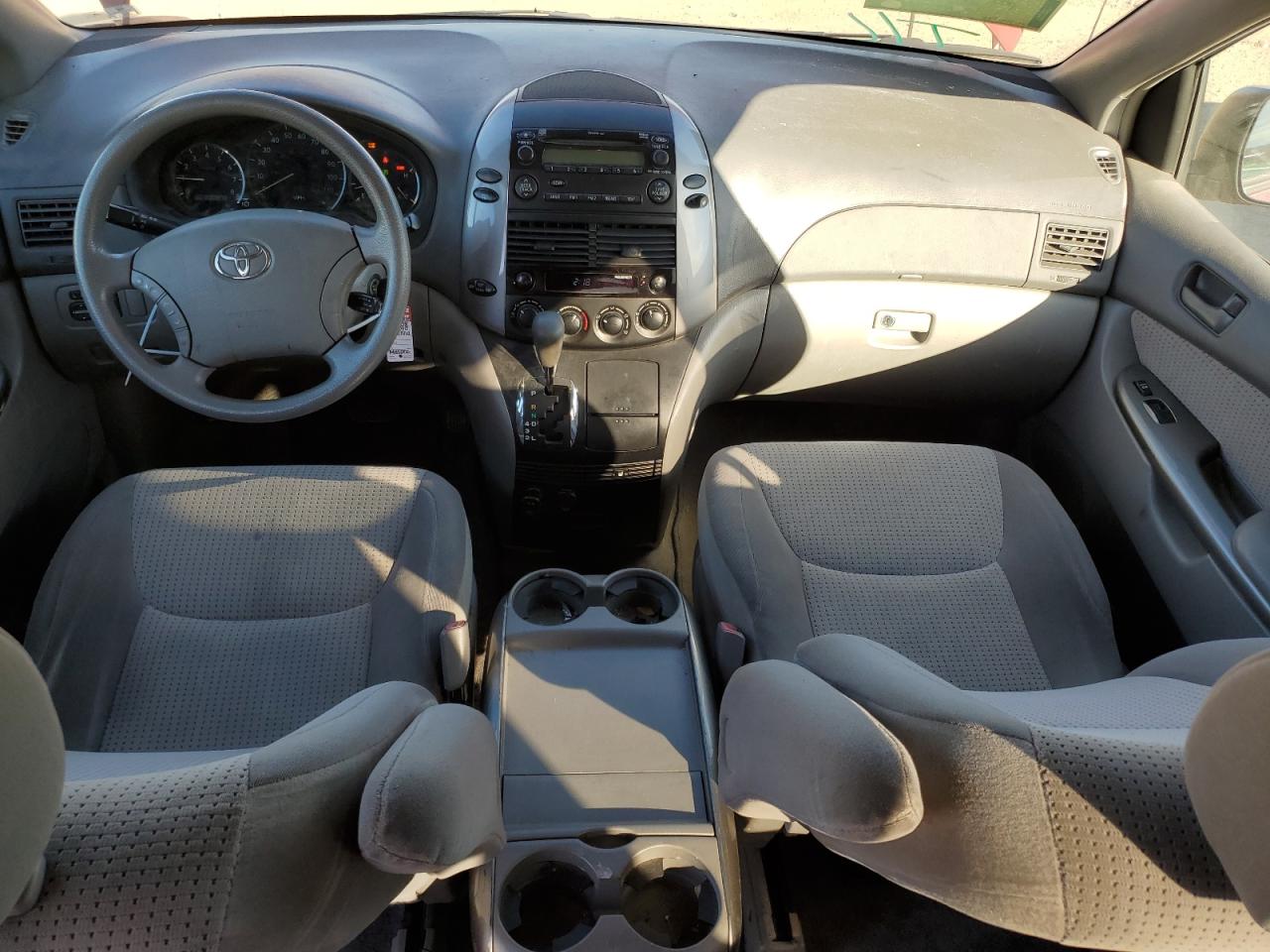2008 Toyota Sienna - Image 8