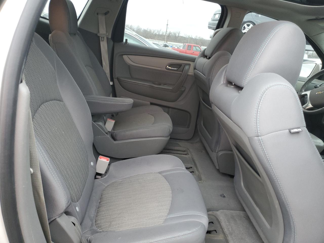 2014 Chevrolet Traverse - Image 11