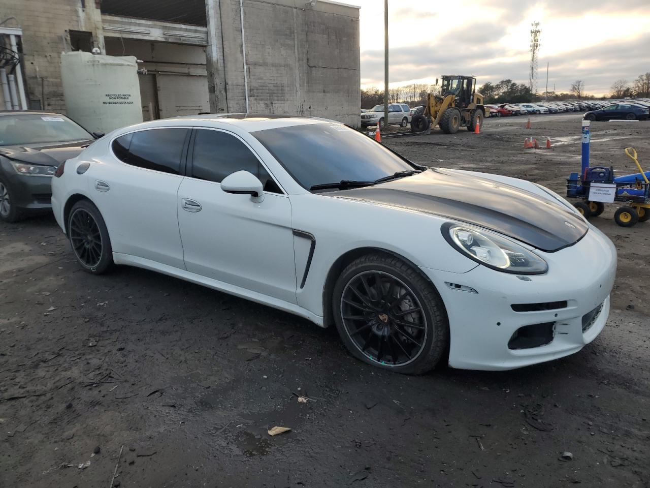 2014 Porsche Panamera - Image 4