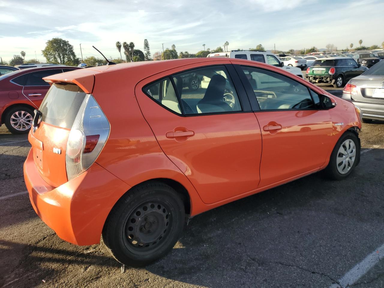 VIN JTDKDTB31E1066015 2014 TOYOTA PRIUS no.3