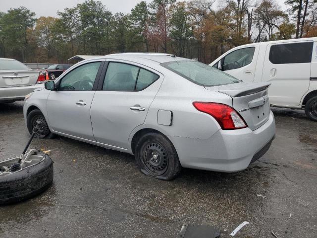  NISSAN VERSA 2019 Серебристый