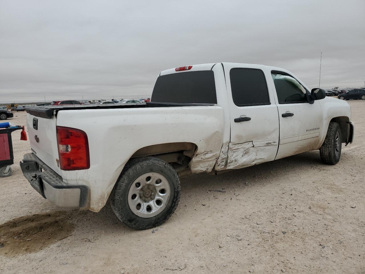 2011 Chevrolet Silverado - Image 3