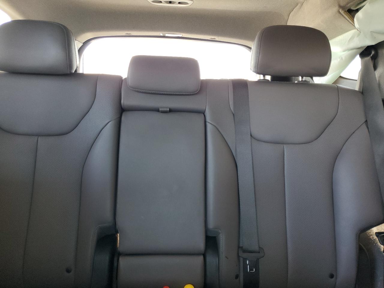2019 Hyundai Santa Fe - Image 10