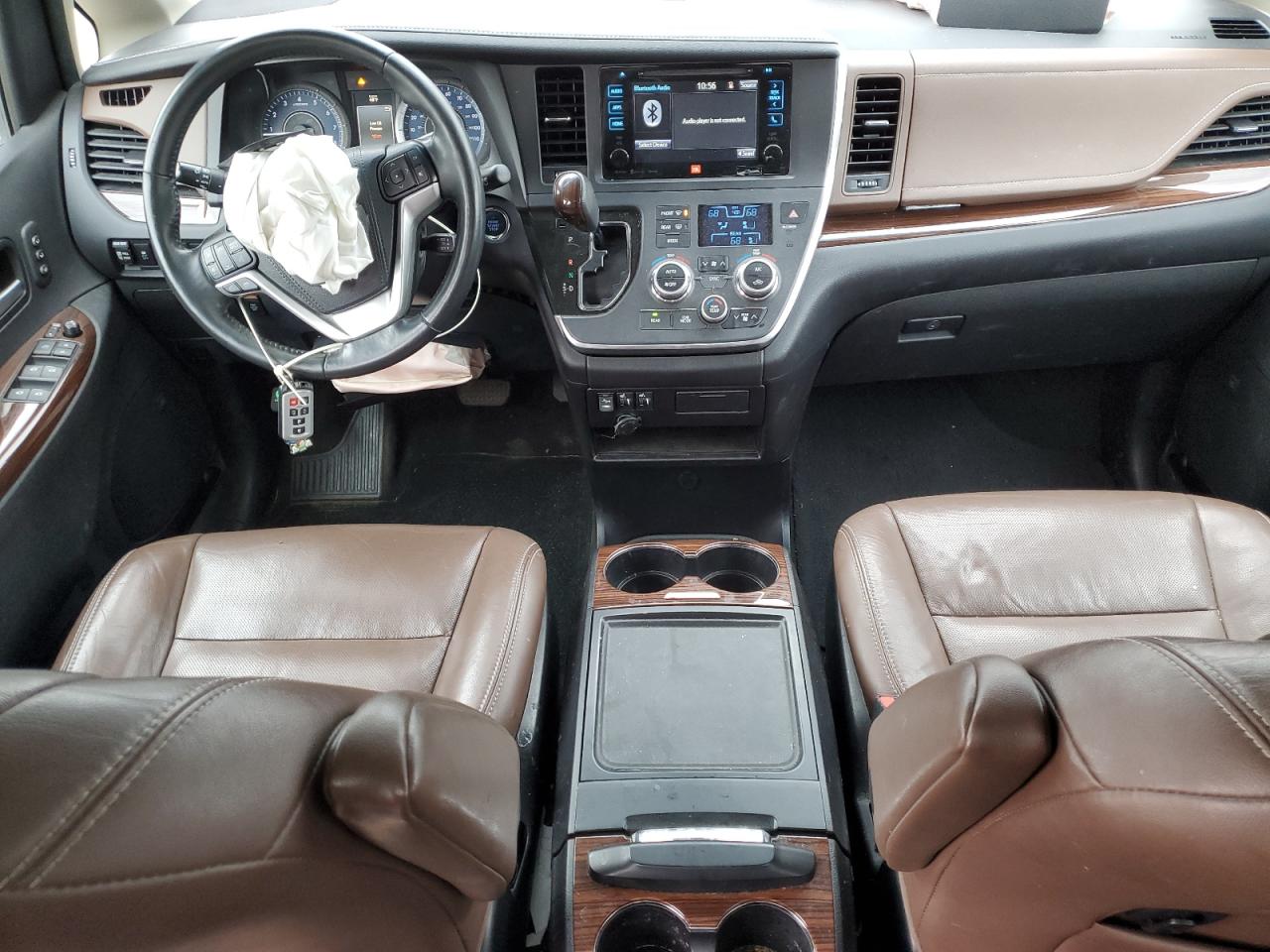 2017 Toyota Sienna - Image 8