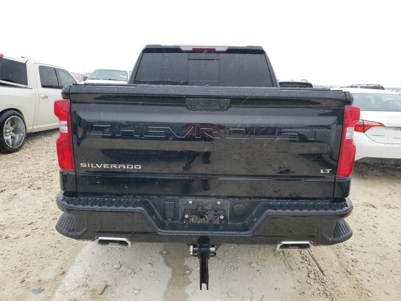 2022 Chevrolet Silverado - Image 6