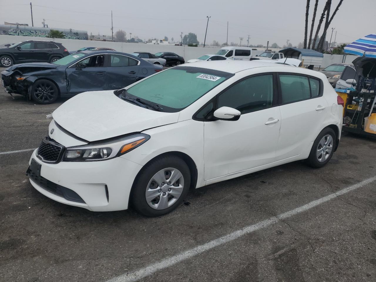 VIN KNAFK5A85J5773795 2018 KIA FORTE no.1