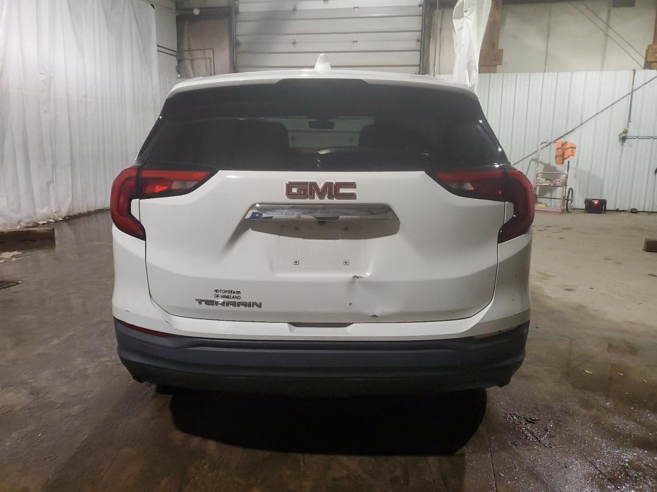 2018 GMC Terrain - Image 6