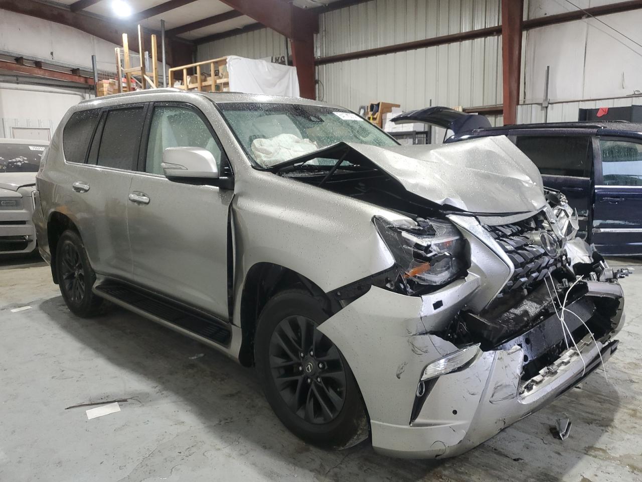 2022 Lexus GX - Image 4