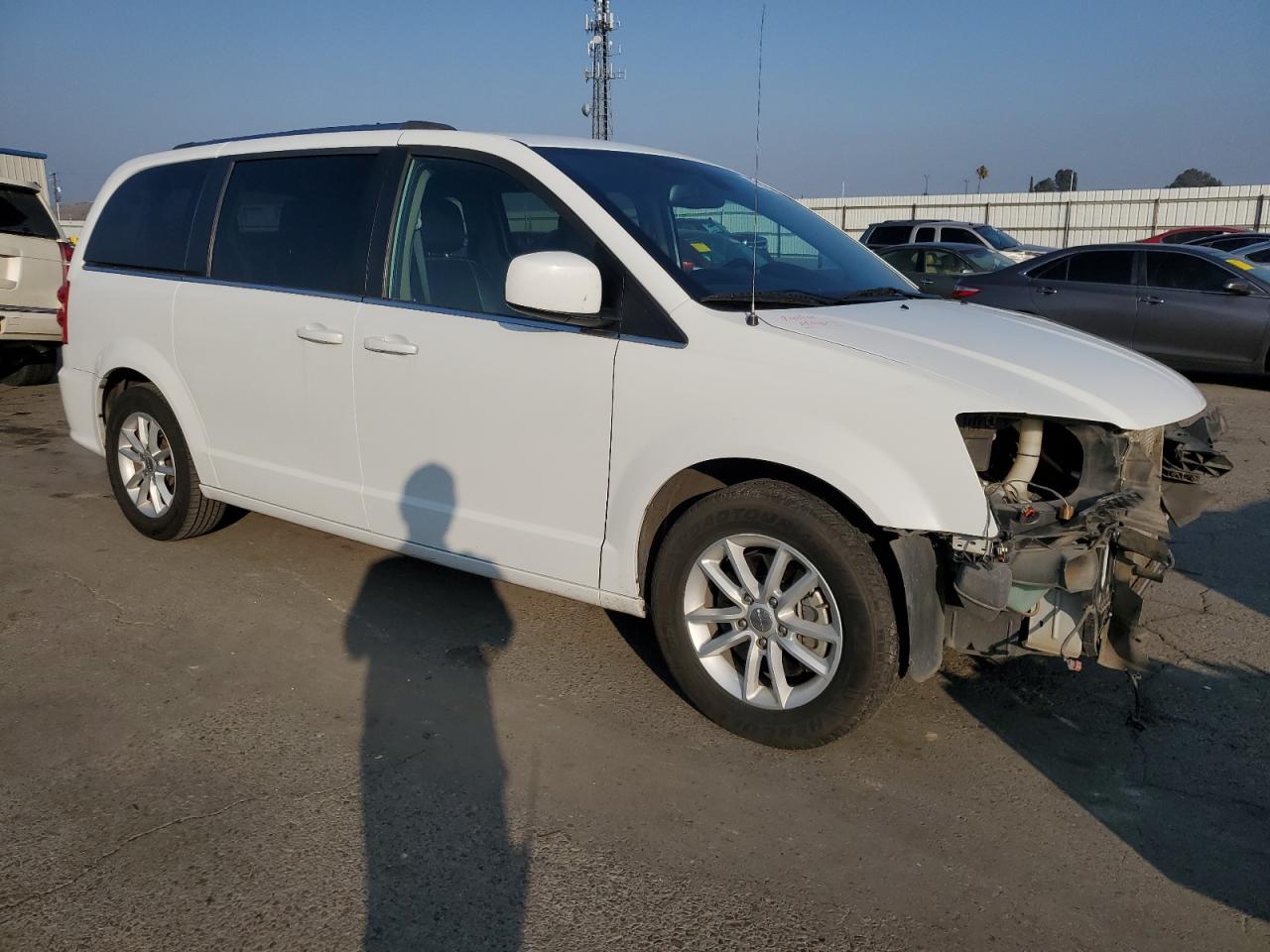 2019 Dodge Caravan - Image 4