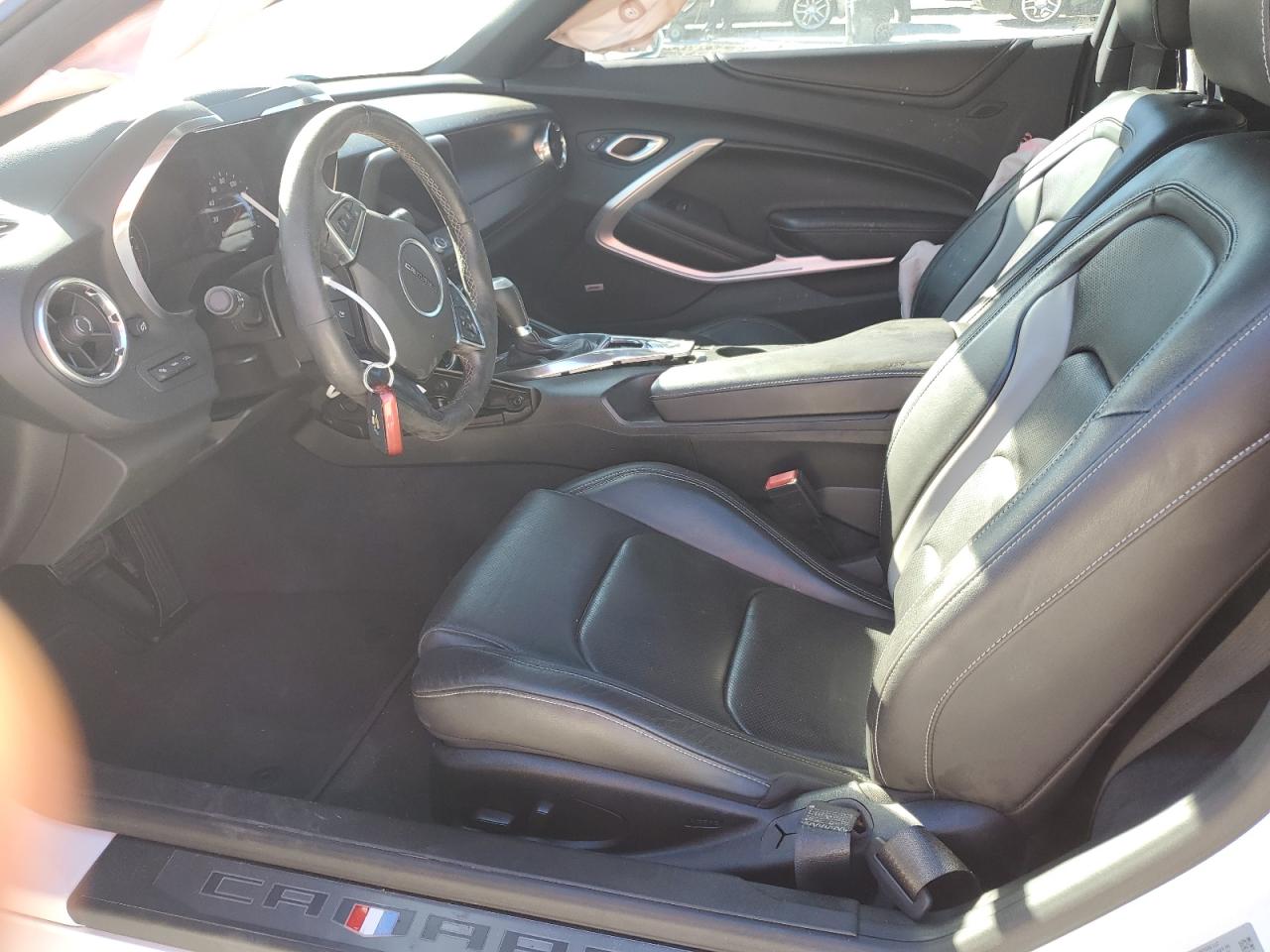 2018 Chevrolet Camaro - Image 7