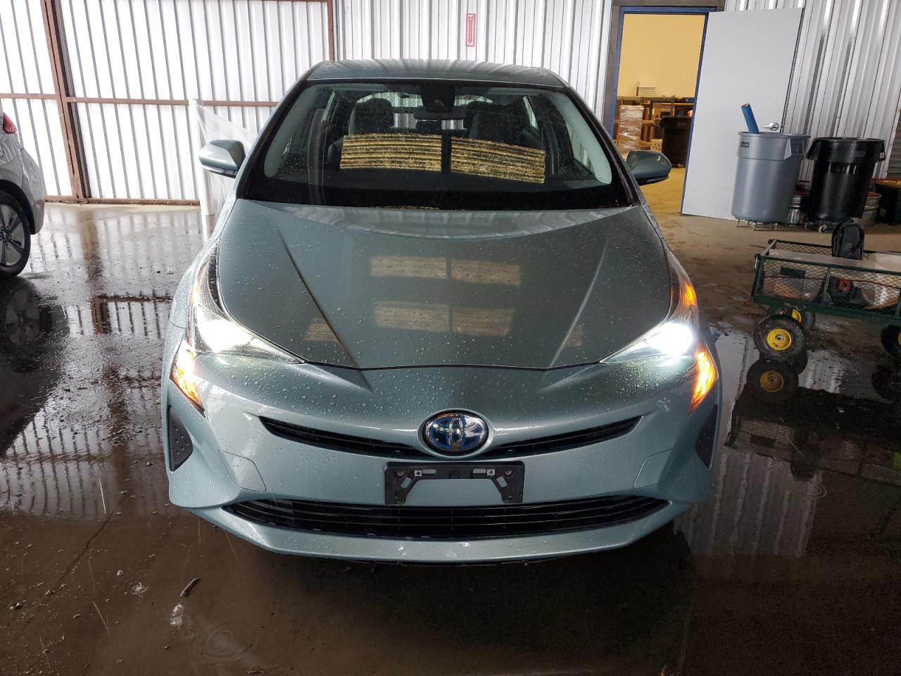 2017 Toyota Prius - Image 5